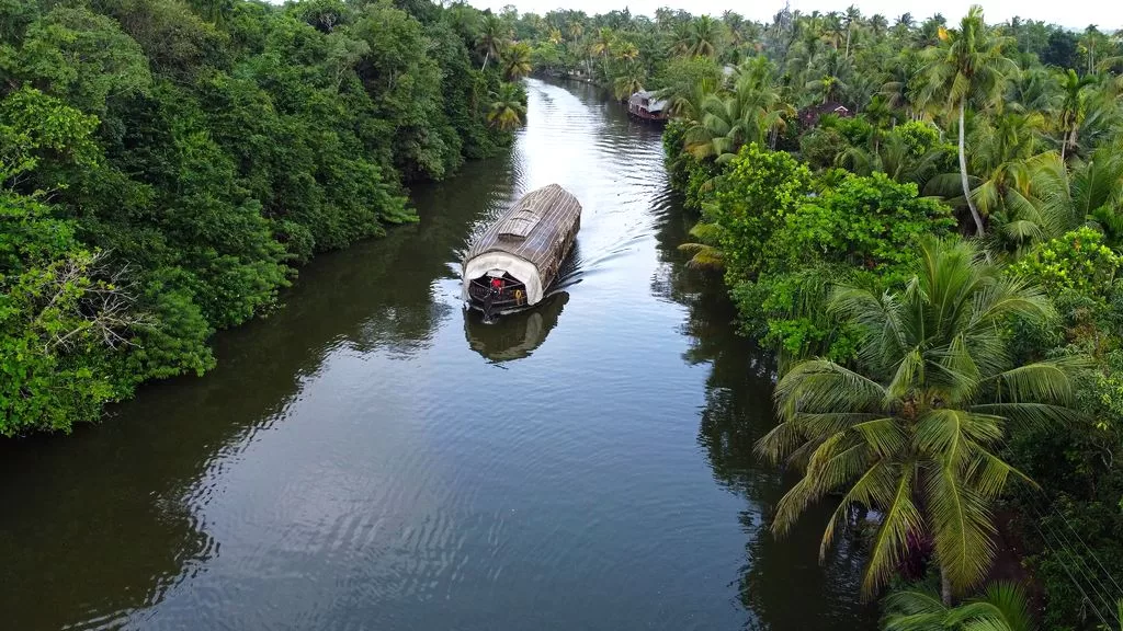 Explore Kerala’s Backwaters from Garggi Kumarakom Homestay